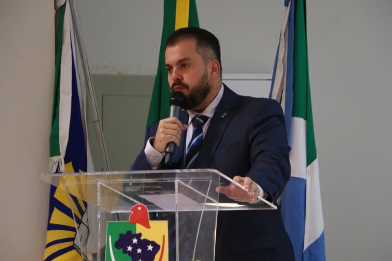 Vereador Robert Ziemann solicita mutirão de limpeza e implantação de ecopontos na região do Ilha...